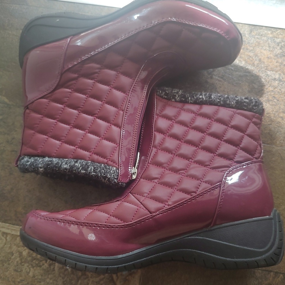 Megan Women Quilted Patent Winter Boots Burgundy Wine Side Zip Faux Fur Size 10M